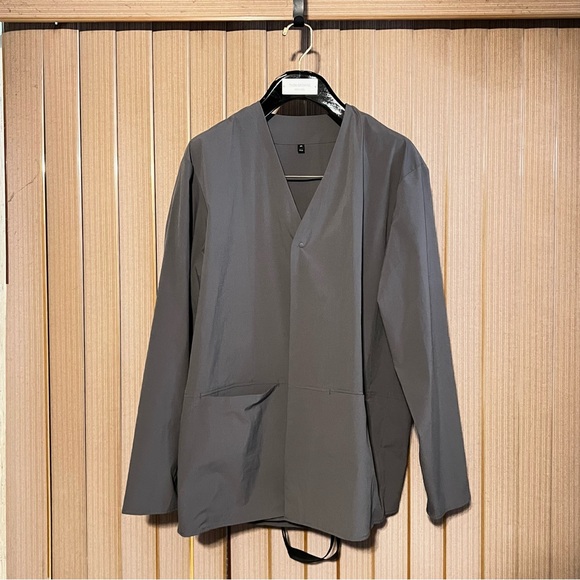 Grey Muji Bag Jacket in 100% Polyester (Pouch Jacket) Genderless - Picture 3 of 3